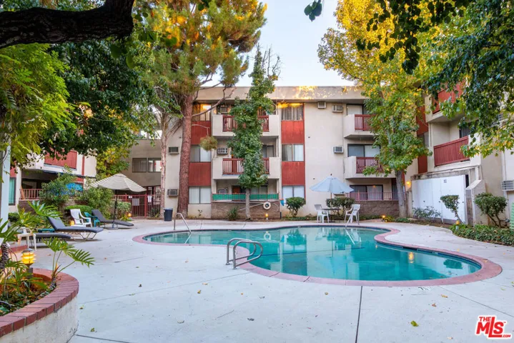 20234 Cantara Street 222, Winnetka, California 91306