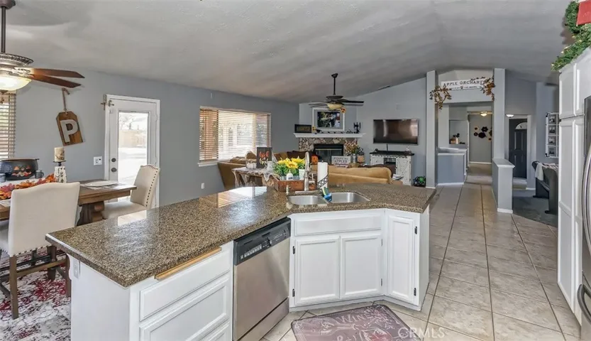 20456 Skyline Ranch Circle, Apple Valley, California 92308