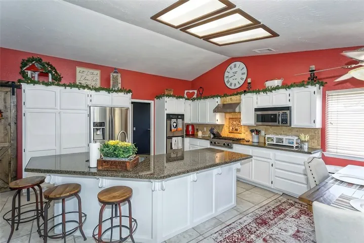 20456 Skyline Ranch Circle, Apple Valley, California 92308