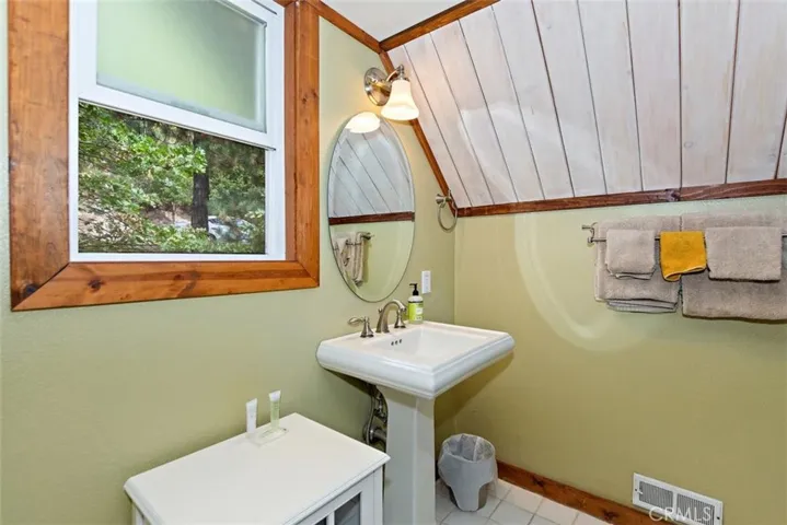 27743 N Bay Road, Lake Arrowhead, California 92352