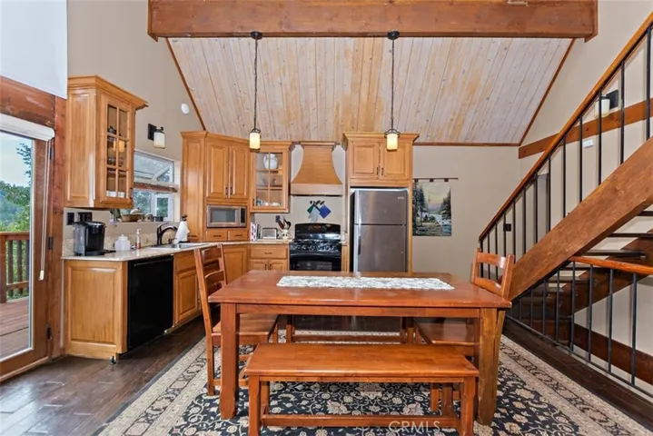 27743 N Bay Road, Lake Arrowhead, California 92352