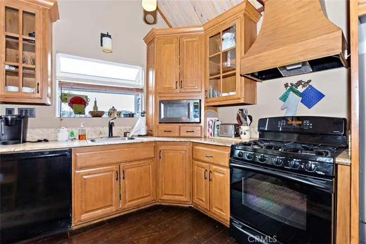 27743 N Bay Road, Lake Arrowhead, California 92352