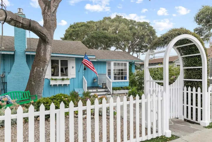 315 Willow Street, Pacific Grove, California 93950