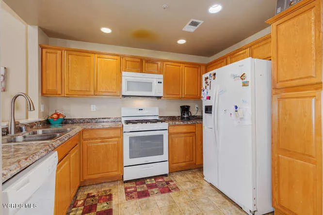 734 Moby Dick Ln Oxnard CA-small-028-026