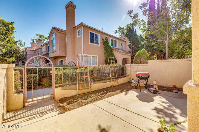 734 Moby Dick Ln Oxnard CA-small-030-031