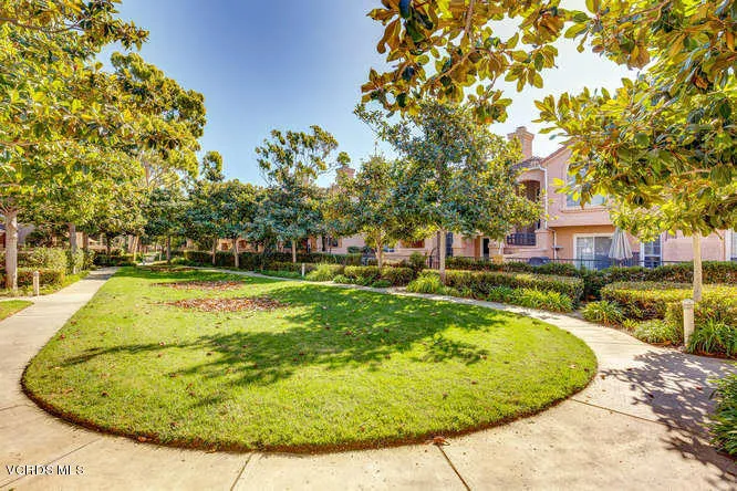 734 Moby Dick Ln Oxnard CA-small-033-034