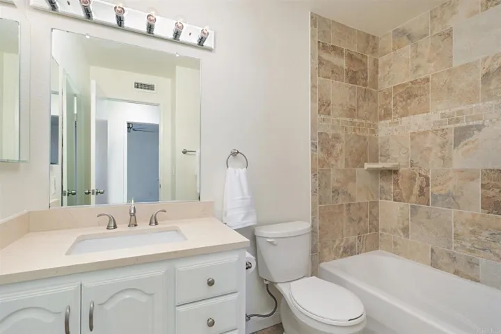 1953 Wellington Lane 2, Vista, California 92081