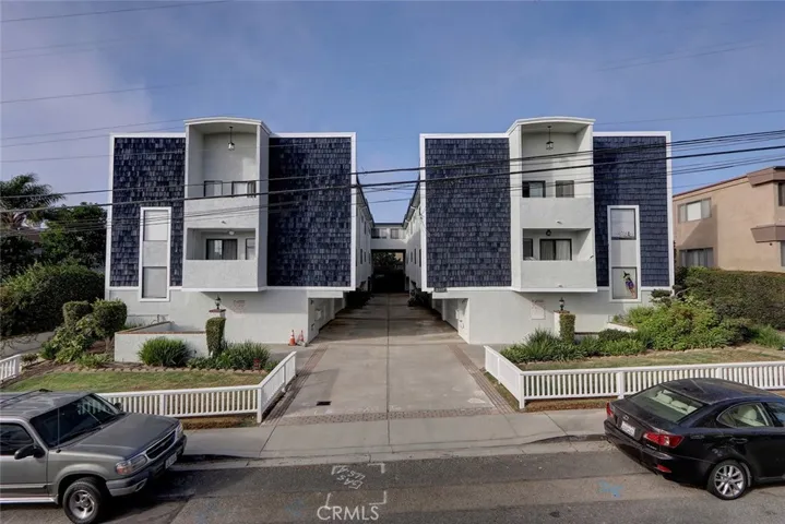 2115 – 2117 Carnegie Lane, Redondo Beach, California 90278