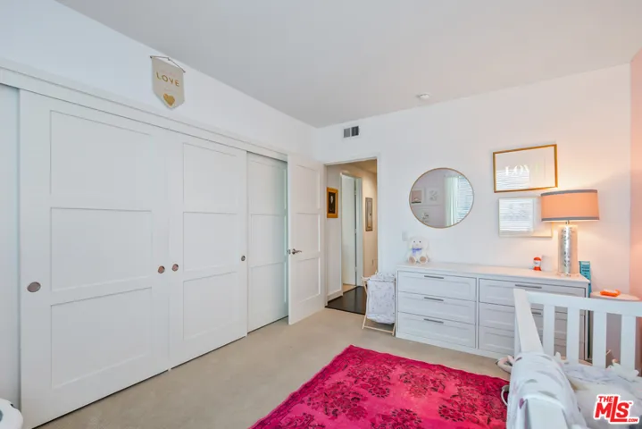 10878 Bloomfield Street 211, North Hollywood, California 91602