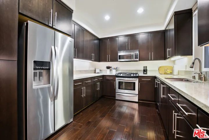 10878 Bloomfield Street 211, North Hollywood, California 91602