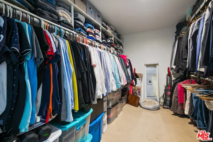 10878 Bloomfield Street 211, North Hollywood, California 91602