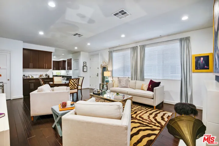 10878 Bloomfield Street 211, North Hollywood, California 91602