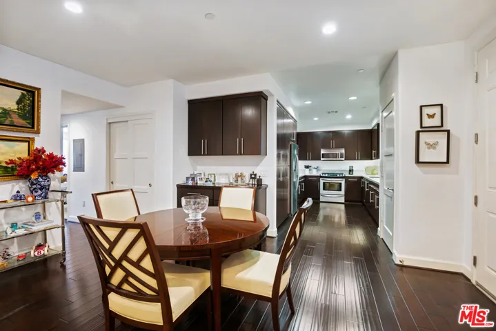 10878 Bloomfield Street 211, North Hollywood, California 91602