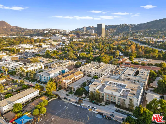 10878 Bloomfield Street 211, North Hollywood, California 91602