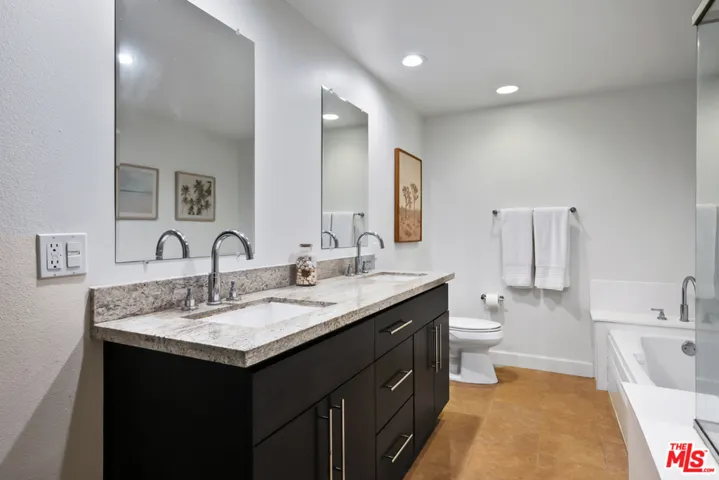 10878 Bloomfield Street 211, North Hollywood, California 91602