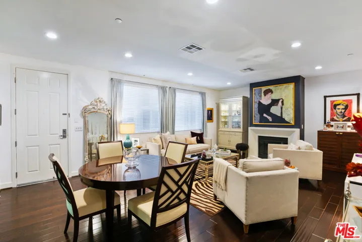 10878 Bloomfield Street 211, North Hollywood, California 91602