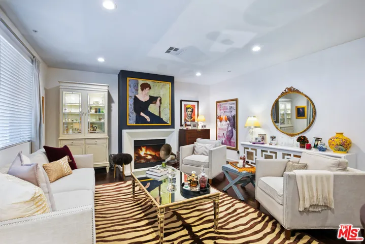 10878 Bloomfield Street 211, North Hollywood, California 91602