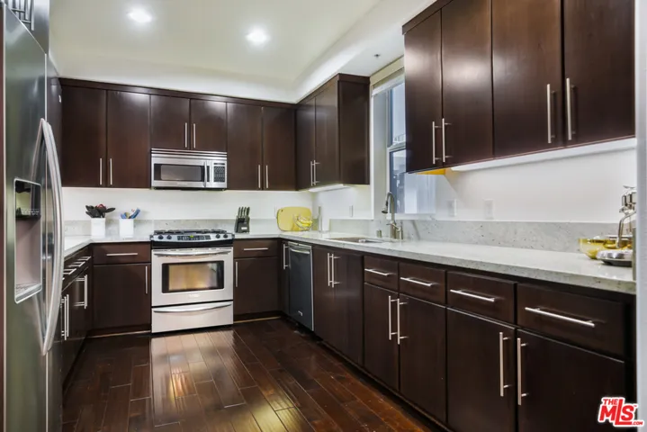 10878 Bloomfield Street 211, North Hollywood, California 91602