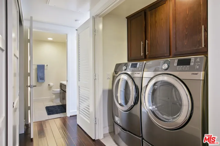 10878 Bloomfield Street 211, North Hollywood, California 91602