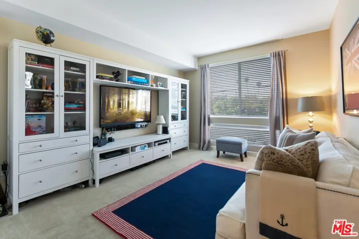 10878 Bloomfield Street 211, North Hollywood, California 91602