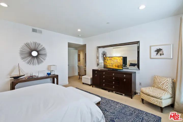 10878 Bloomfield Street 211, North Hollywood, California 91602