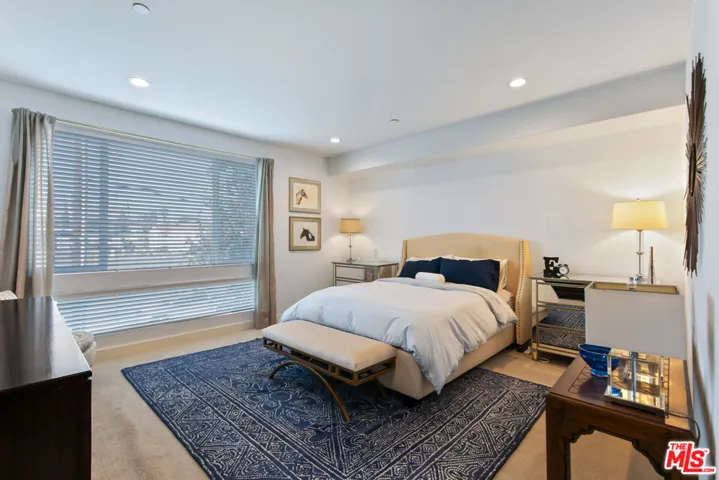 10878 Bloomfield Street 211, North Hollywood, California 91602