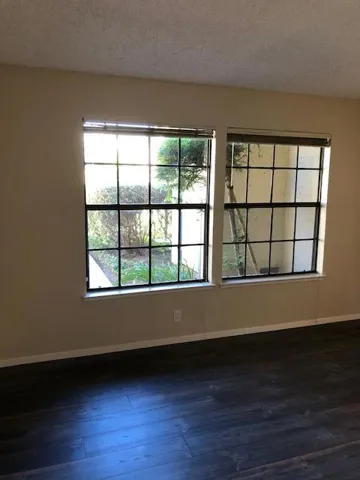1689 Via Laguna, San Mateo, California 94404