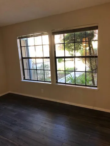 1689 Via Laguna, San Mateo, California 94404