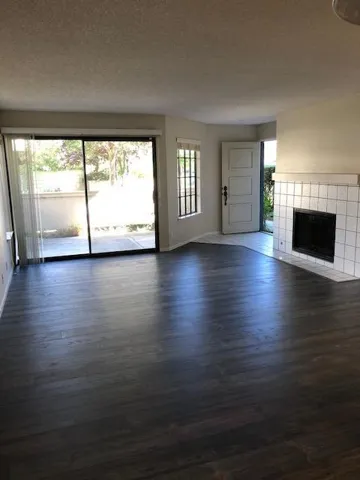 1689 Via Laguna, San Mateo, California 94404