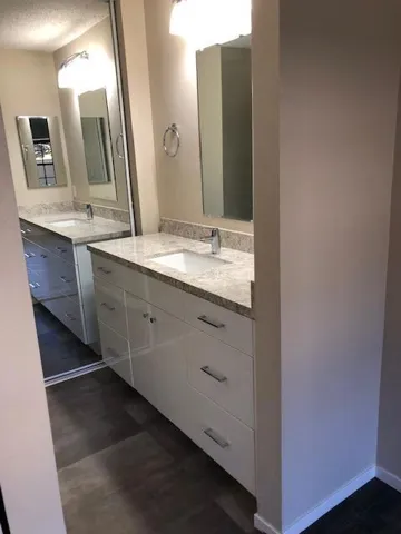 1689 Via Laguna, San Mateo, California 94404