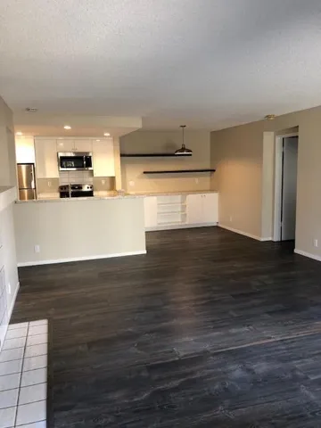1689 Via Laguna, San Mateo, California 94404