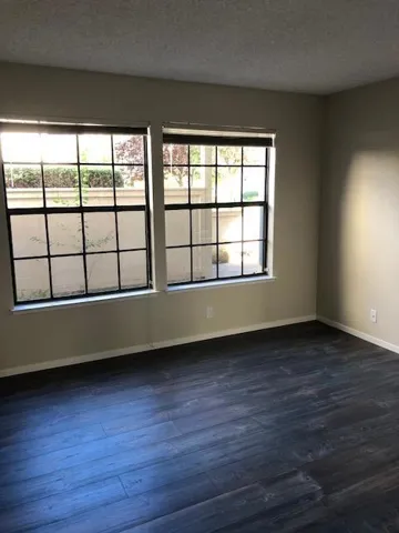 1689 Via Laguna, San Mateo, California 94404