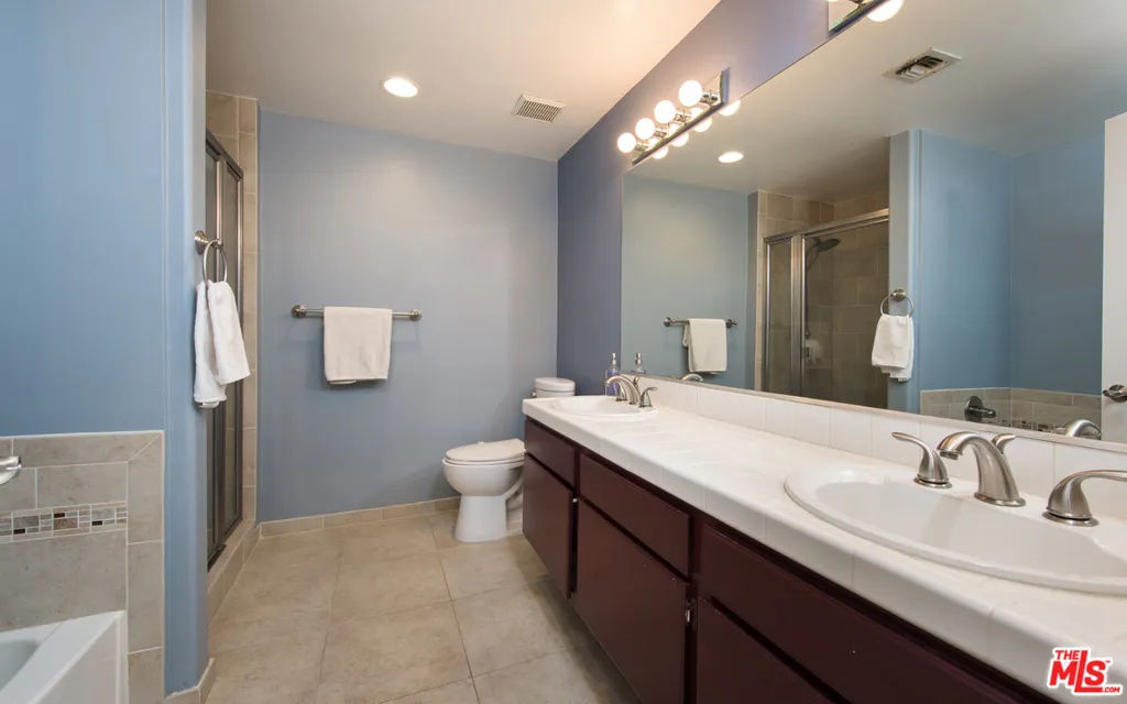 5241 Vantage Avenue 104, Valley Village, California 91607 home-pic-9
