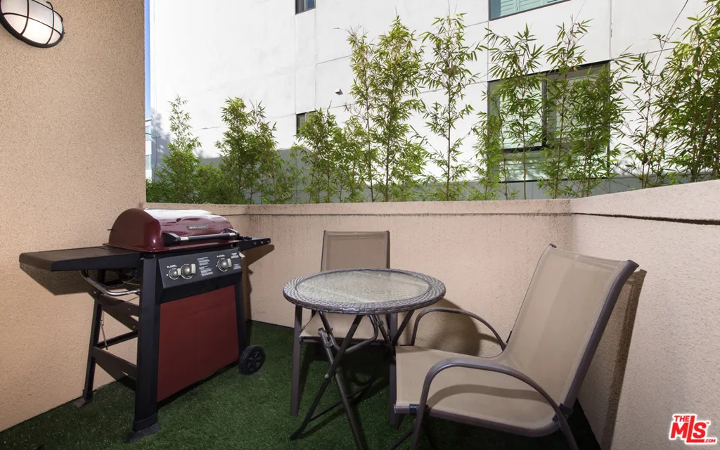 5241 Vantage Avenue 104, Valley Village, California 91607 home-pic-7