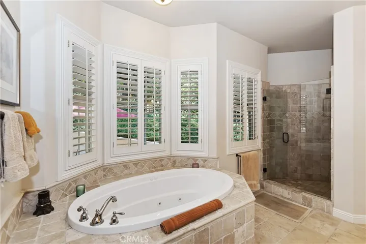 27434 Meadow Bay, Lake Arrowhead, California 92352
