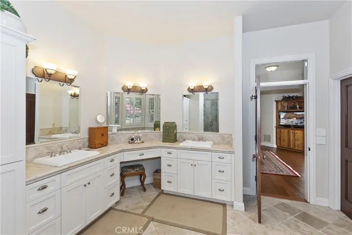 27434 Meadow Bay, Lake Arrowhead, California 92352