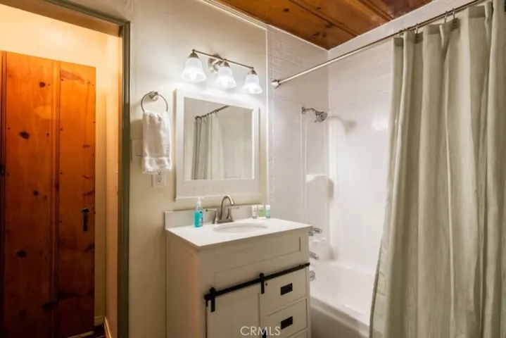 859 Fern Drive, Crestline, California 92325