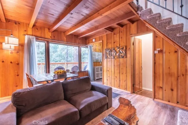 859 Fern Drive, Crestline, California 92325