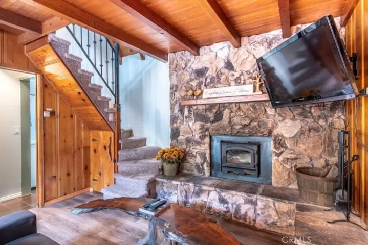 859 Fern Drive, Crestline, California 92325
