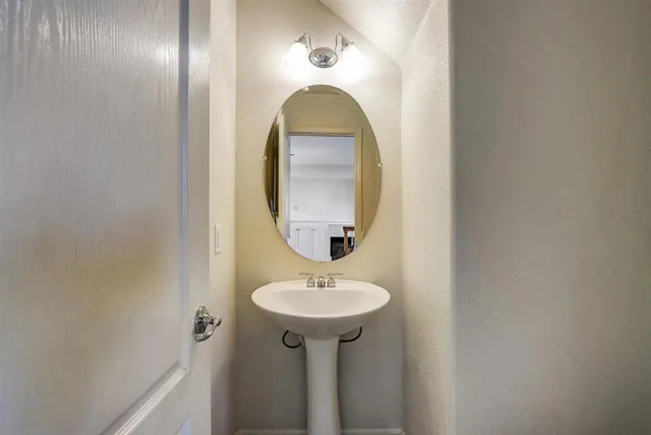 2144 Kingsbury Circle, Santa Clara, California 95054