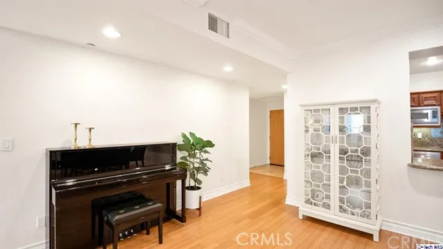 118 S Clark Drive 204, West Hollywood, California 90048