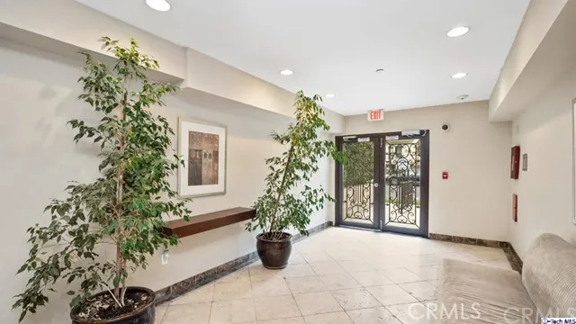 118 S Clark Drive 204, West Hollywood, California 90048