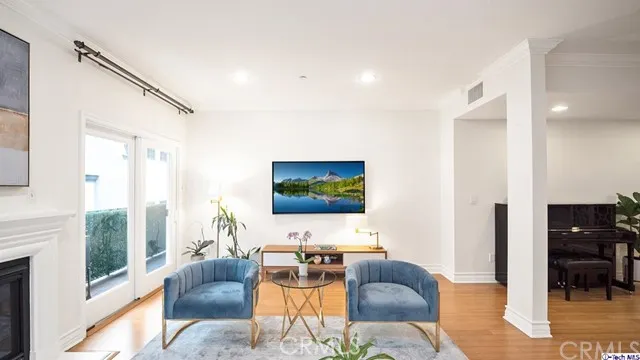 118 S Clark Drive 204, West Hollywood, California 90048