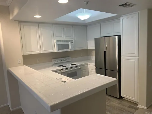 9229 Regents Road L201, La Jolla, California 92037