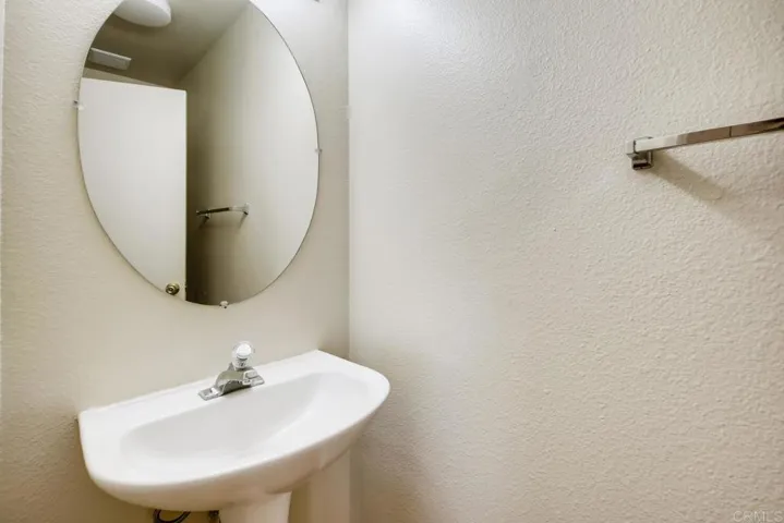 13639 Browncroft Way, El Cajon, California 92021