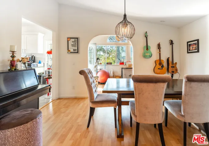 1173 Aztec, Topanga, California 90290
