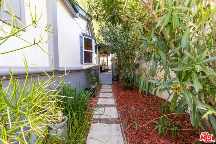 1173 Aztec, Topanga, California 90290