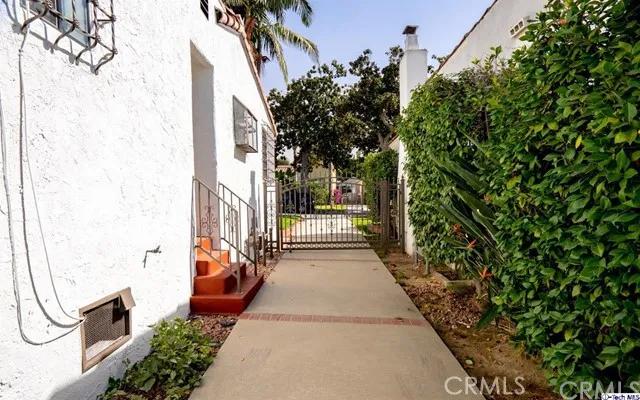 1155 N Howard Street, Glendale, California 91207