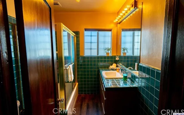 1155 N Howard Street, Glendale, California 91207