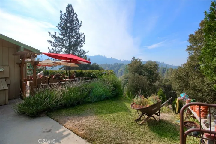 51665 S Ponderosa Way, Oakhurst, California 93644
